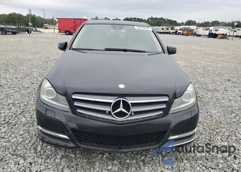 2013 Mercedes-Benz C 250 from USA, damaged, VIN WDDGF4HB0DR262747